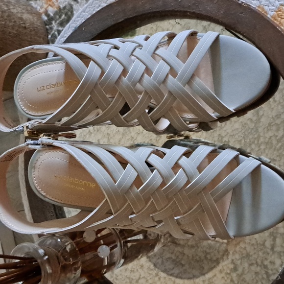 NWOT Sage green Sandals - Picture 2 of 6